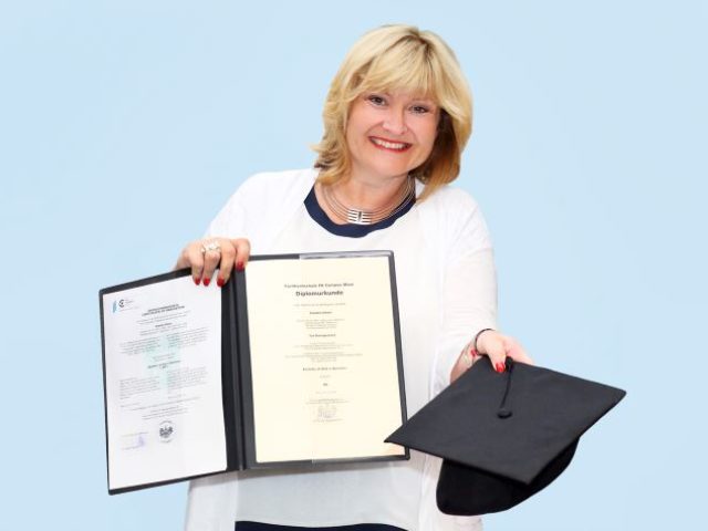 Claudia Gloser mit BA Diplom